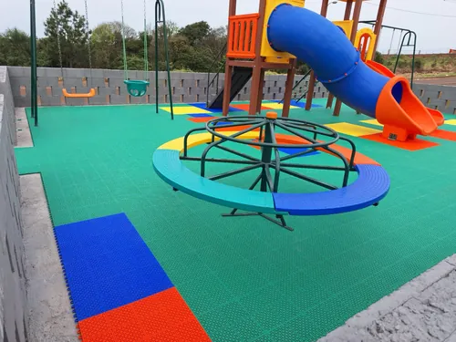 Playground infantil na Parque das Nações, Dionísio Cerqueira, SC