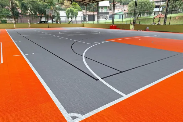 Área de lance livre. Quadra de Esportes Agenor, Extrema, MG.