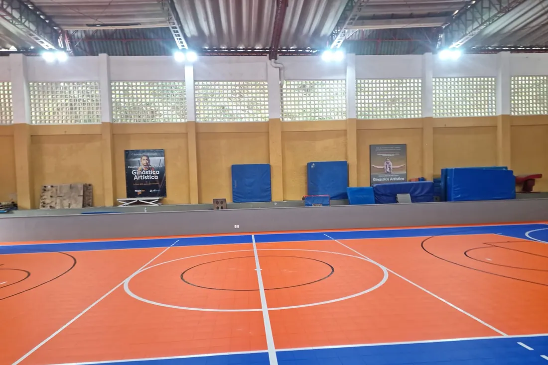 Depois da obra na SESI Petrópolis: ginásio com piso modular e marcação de duas modalidades