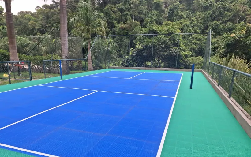 Quadra poliesportiva instalada em Penedo, Itatiaia, Rio de Janeiro